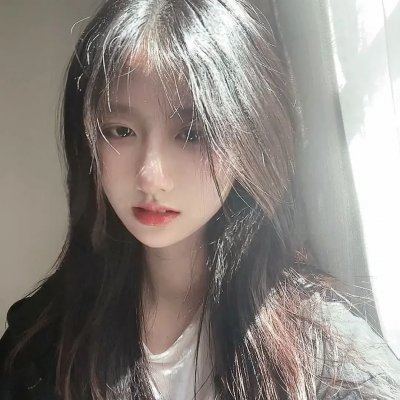 阳台上的坏女孩